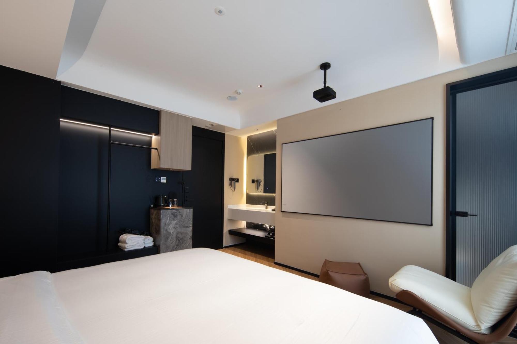 See You Soon At The Ritz Rose Summer Hotel Sanya Exterior photo